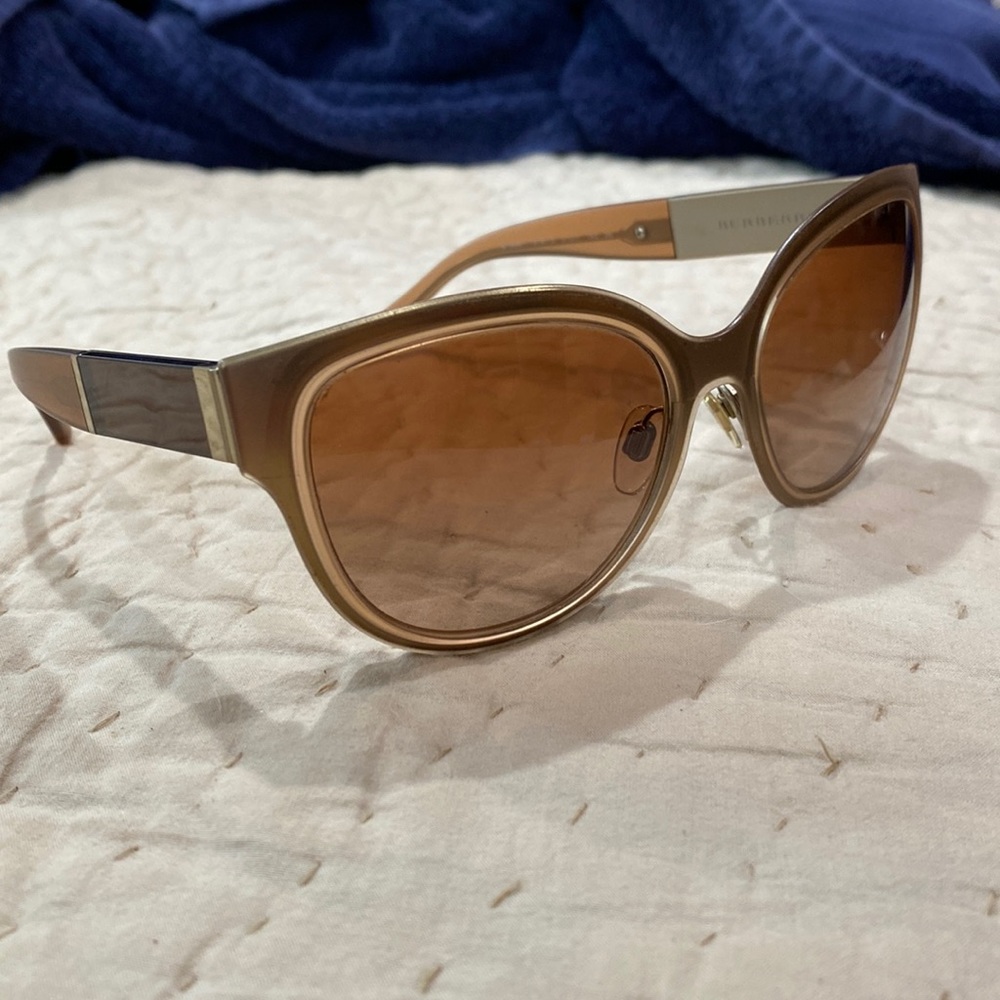 Burberry B3087 gold Cat-eye sunglasses